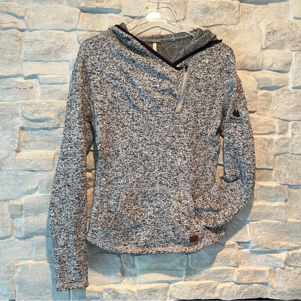 TechStyle, Maddens Resort Quarter zip